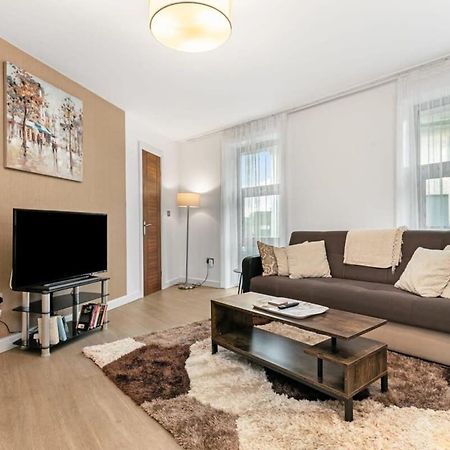 Modern 1 Bedroom Apartment In Woking Town Centre Екстер'єр фото